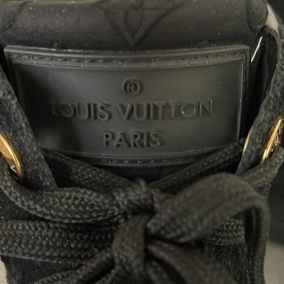 Authentic Louis Vuitton  Millennium Wedge
Sneakers Suede & Monogram Embossed - Picture 4 of 10